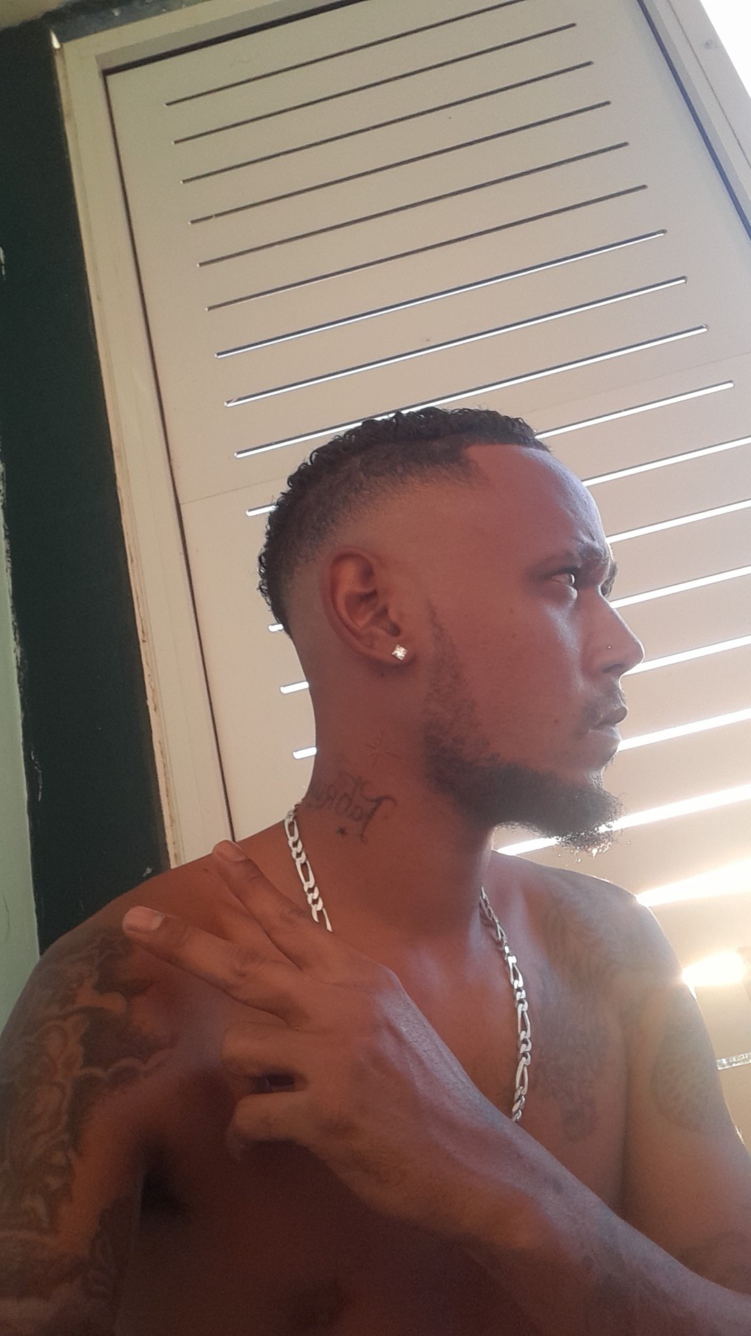 Profil de Sikhou, 32 ans, rencontre libertine à Saint-Rémy-du-Val