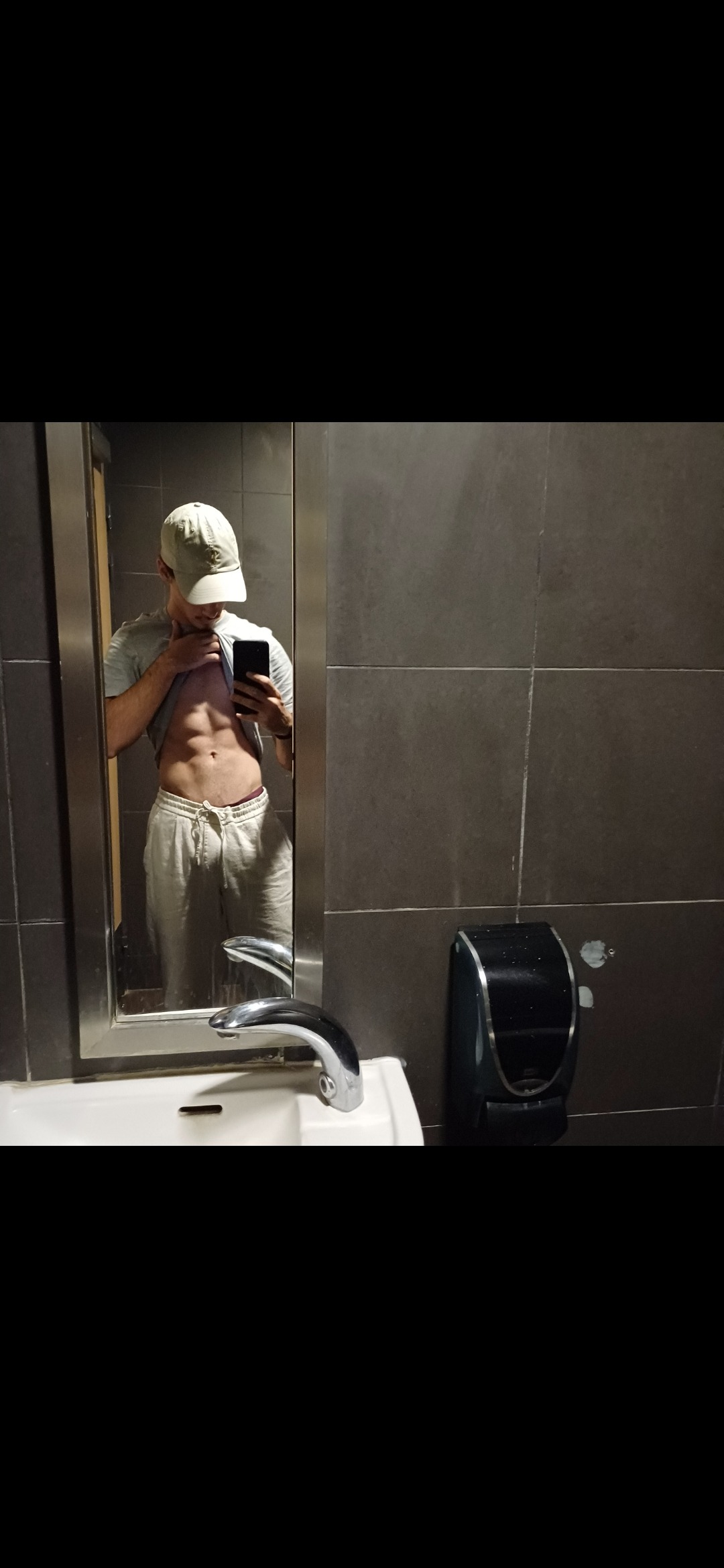 Profil de Thibault, 21 ans, rencontre libertine à Bavilliers