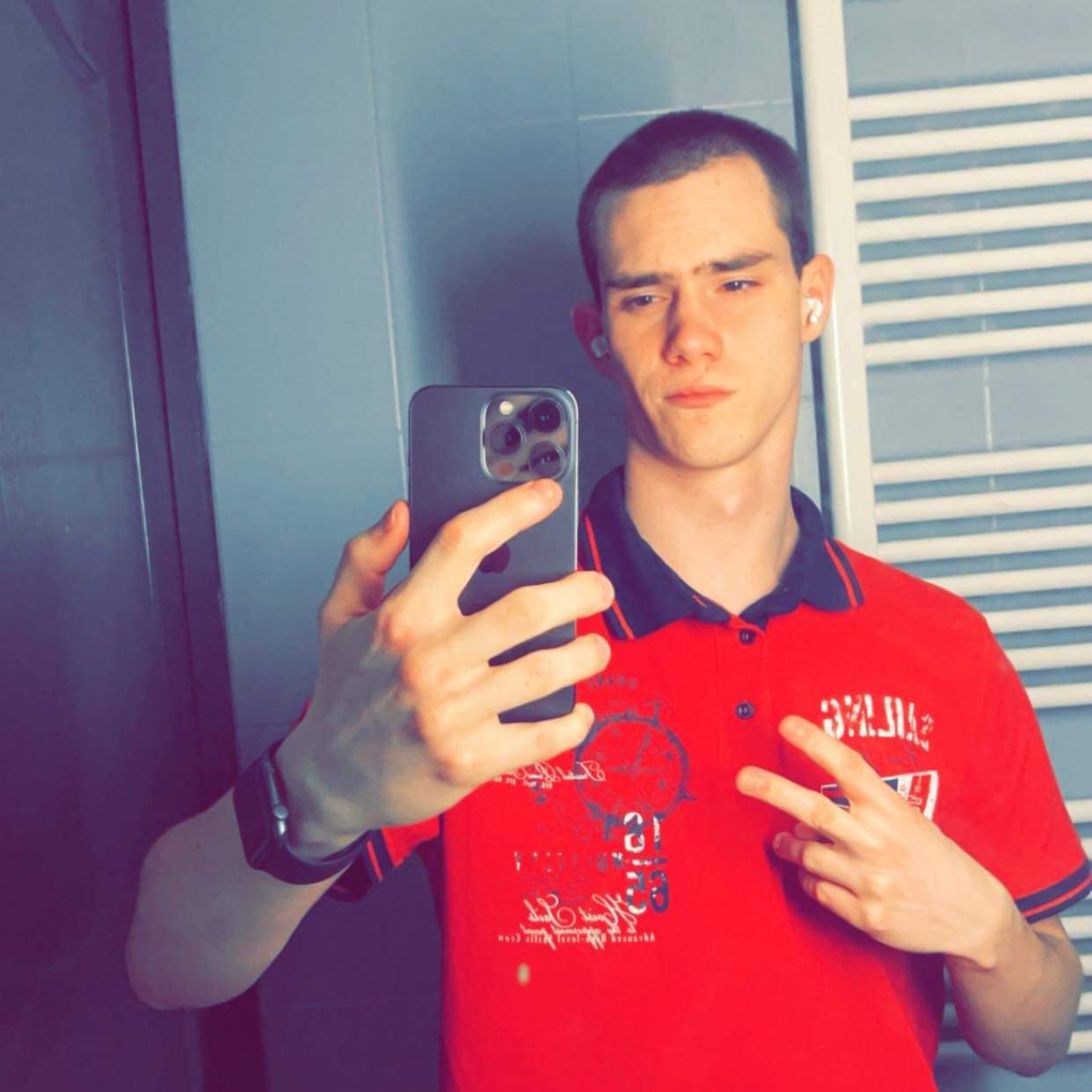 Profil de Mekki, 21 ans, rencontre libertine à Entre-Deux