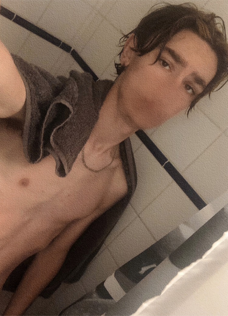 Profil de Massimo, 19 ans, rencontre libertine à Berre-l'Étang