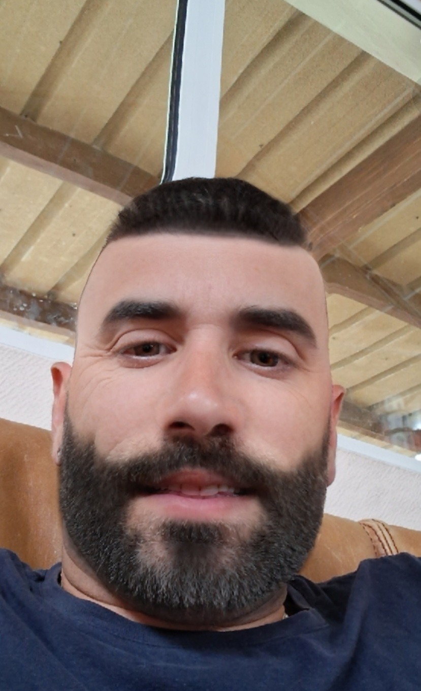 Profil de Viktor, 40 ans, rencontre libertine à Bugarach