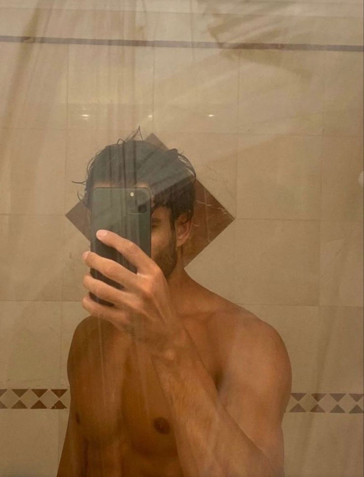 Profil de Asim, 25 ans, rencontre libertine à Coust