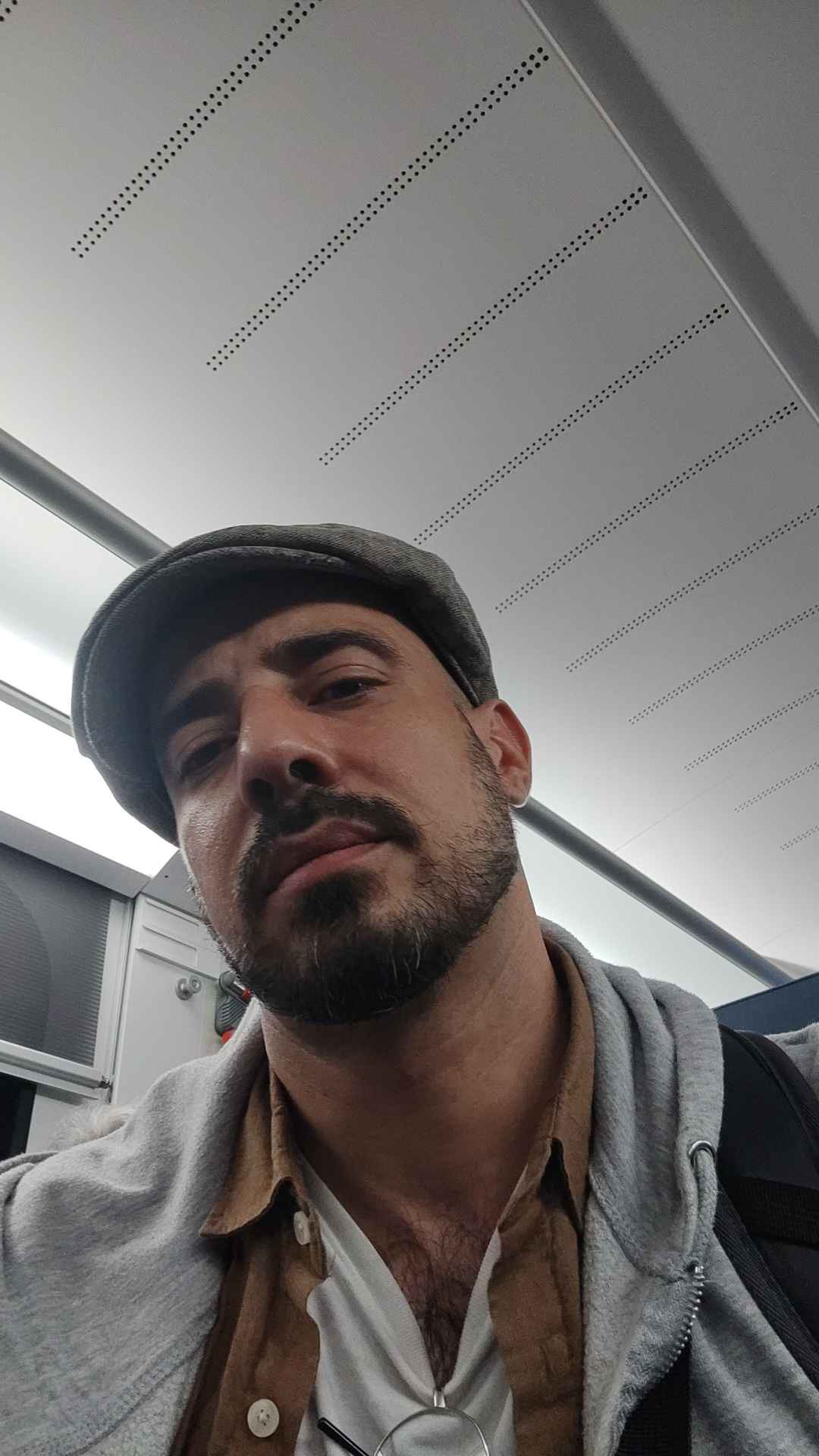 Profil de Hilario, 34 ans, rencontre libertine à Mazeuil
