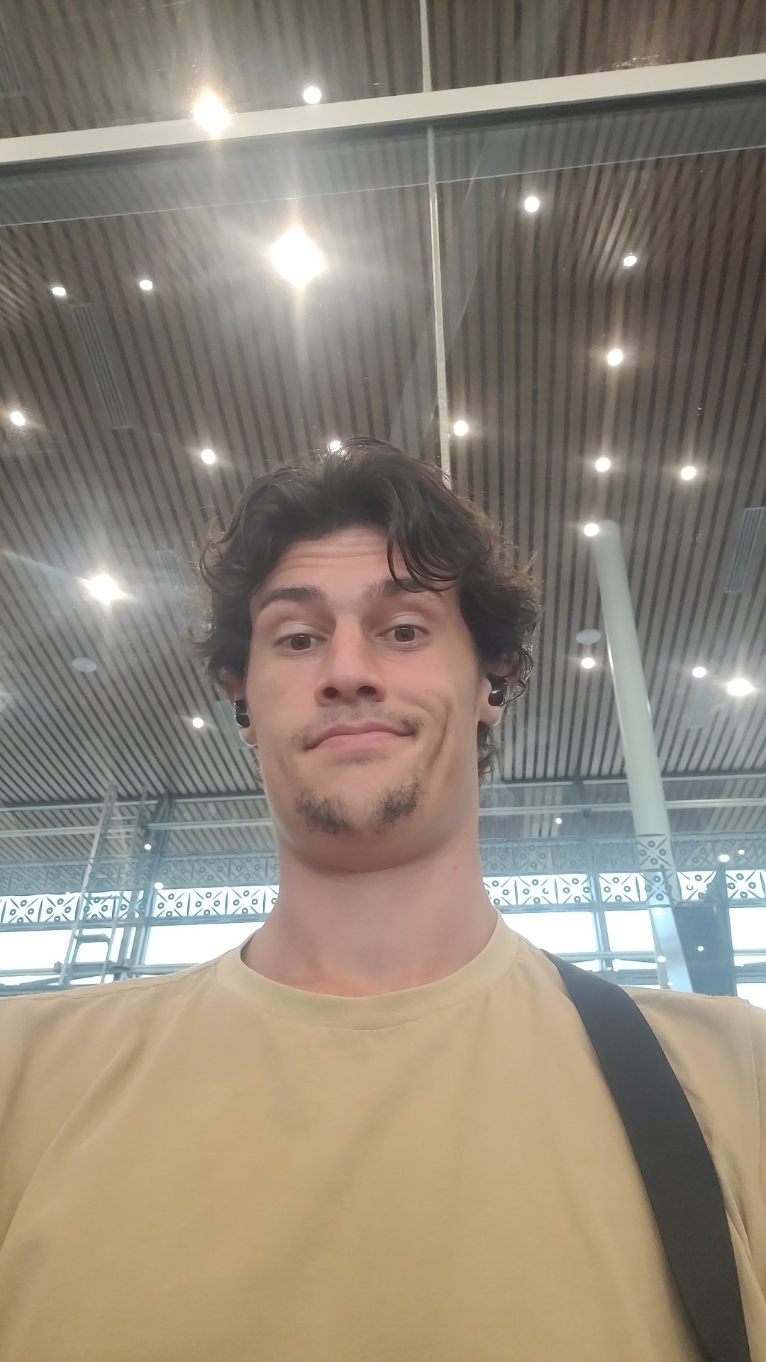 Profil de Collins, 22 ans, rencontre libertine à Lafat