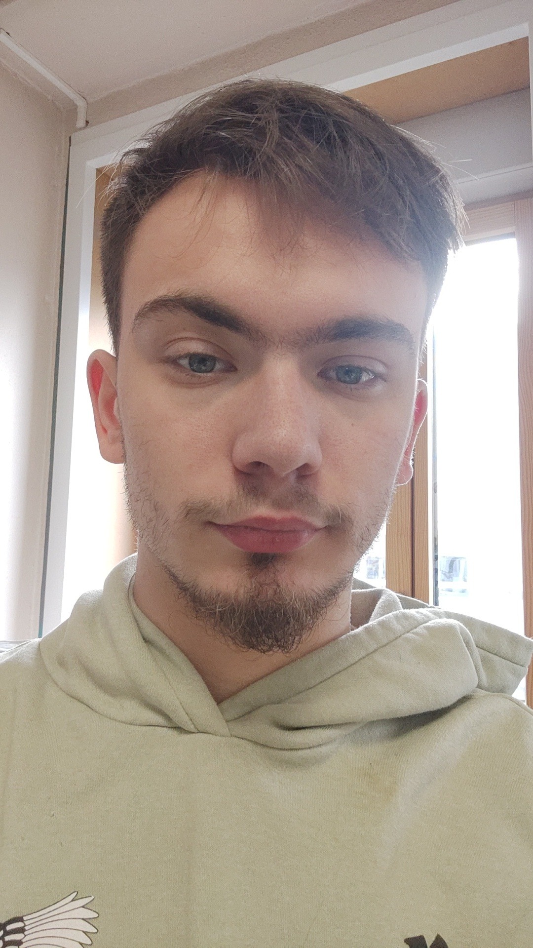 Profil de Youn, 21 ans, rencontre libertine à Val-de-Mercy