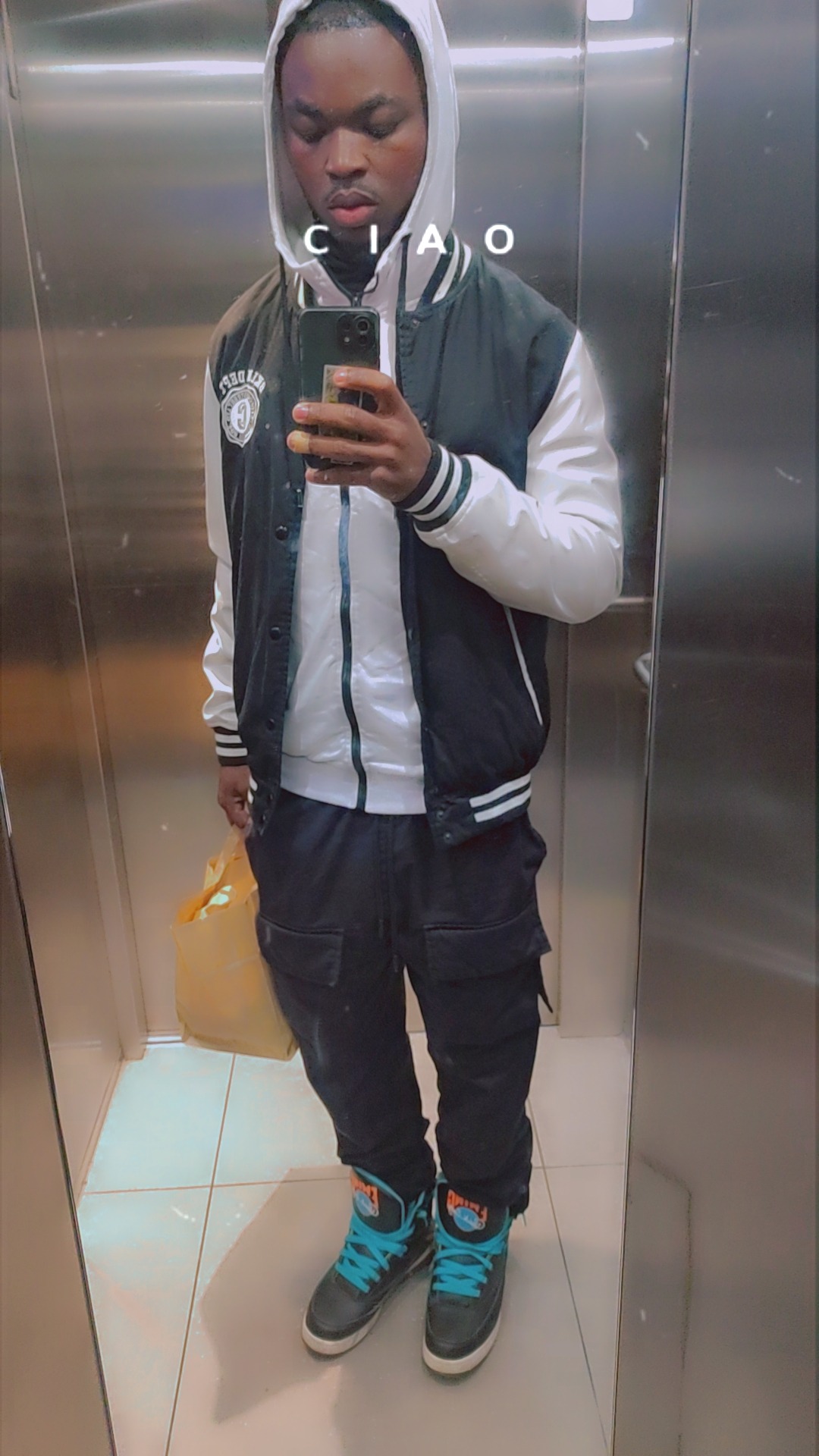 Profil de Morhad, 22 ans, rencontre libertine à Mirmande
