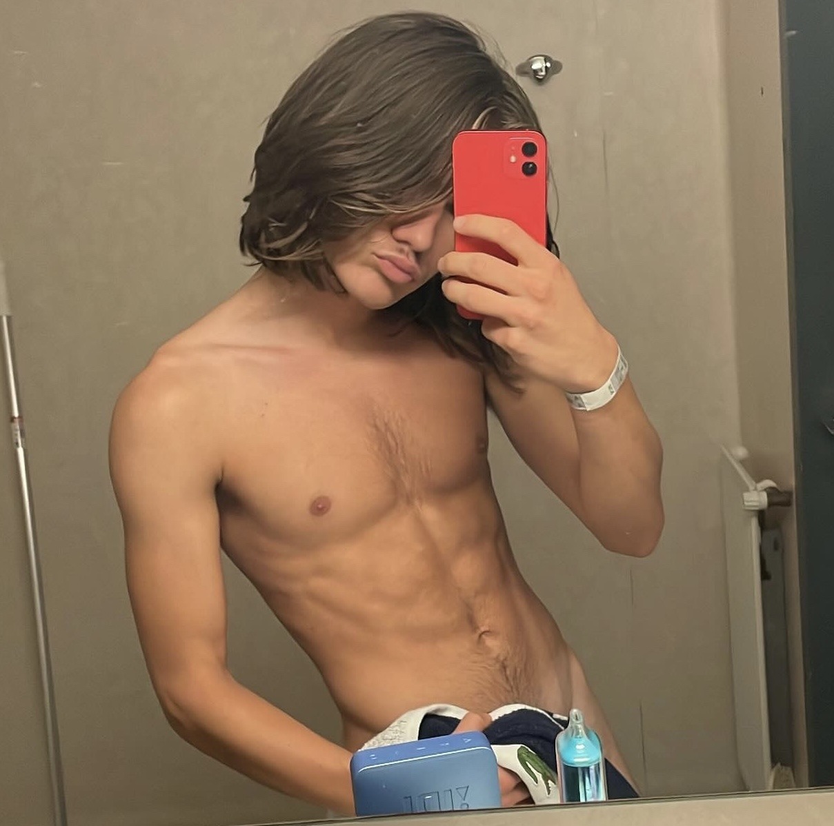 Profil de Alyre, 21 ans, rencontre libertine à Sorgeat