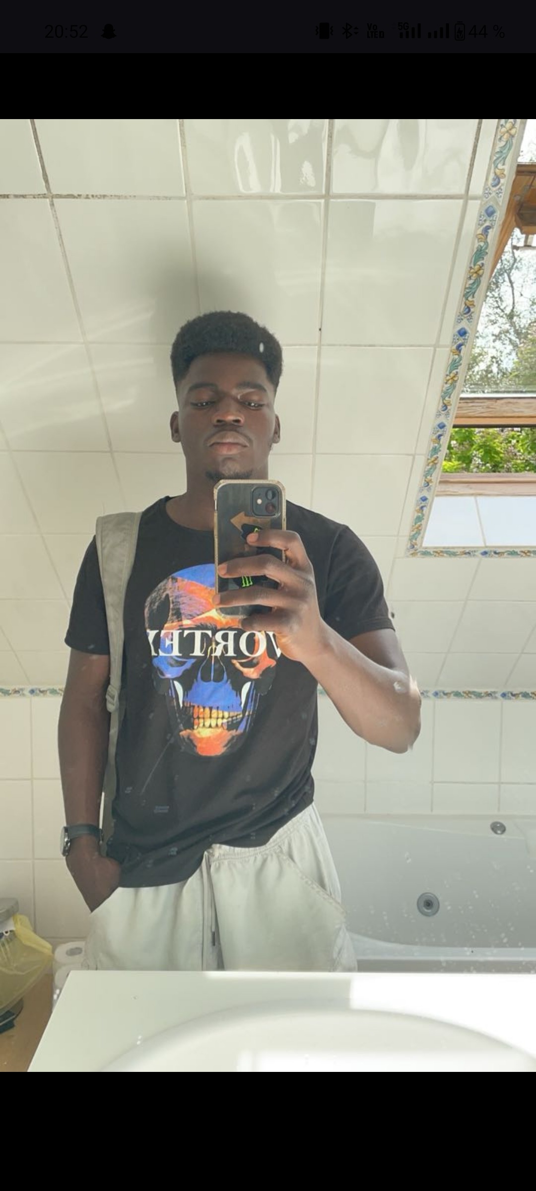 Profil de Taufik, 25 ans, rencontre libertine à LaValla-sur-Rochefort