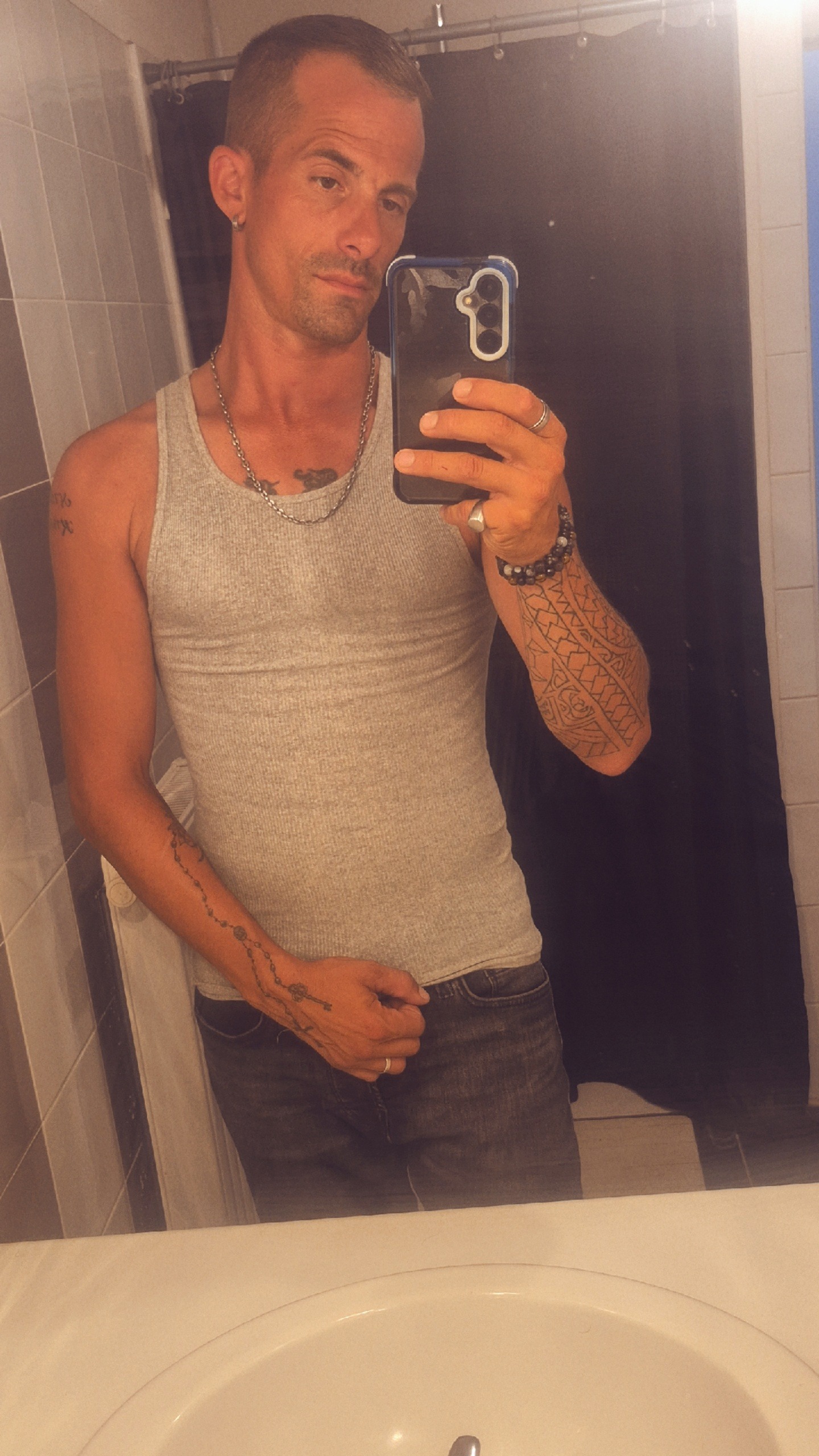 Profil de Lee-roy, 36 ans, rencontre libertine à Meslay