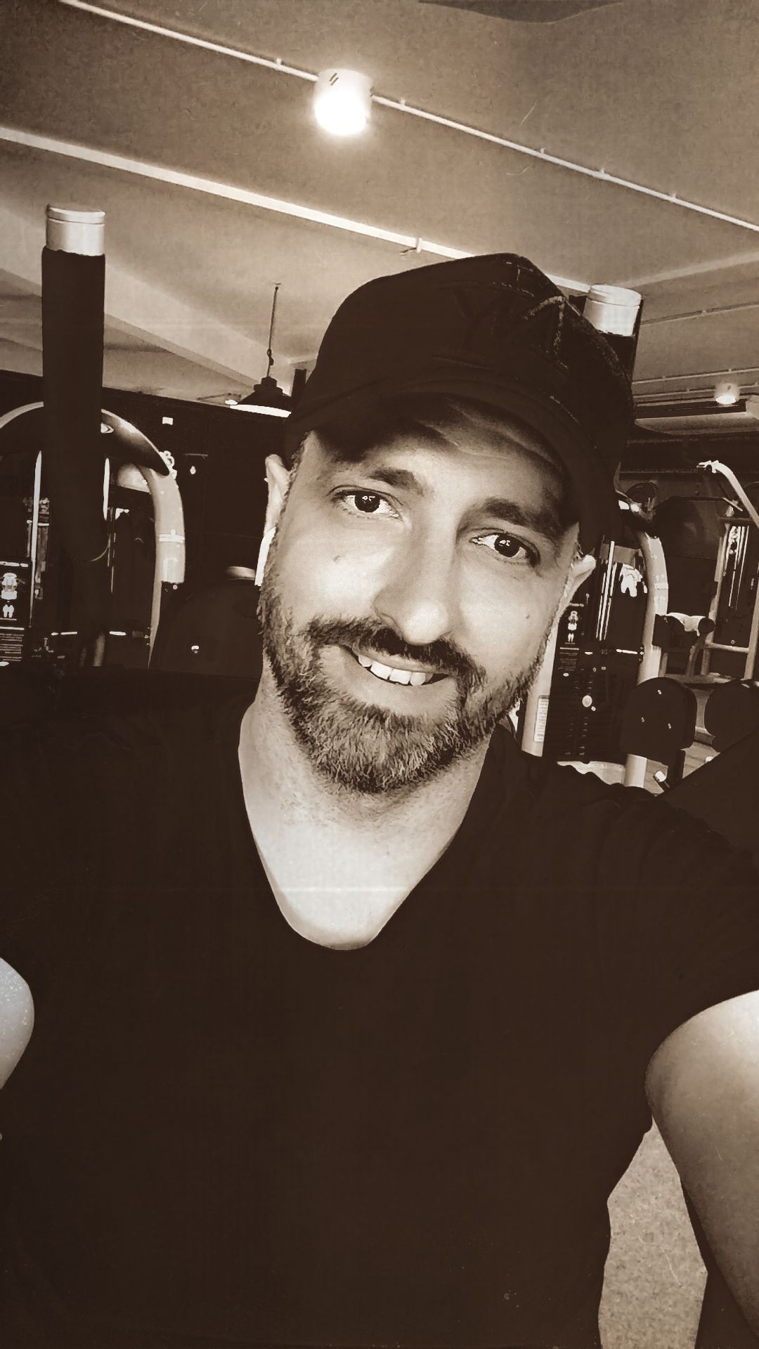 Profil de Tarek, 39 ans, rencontre libertine à Erdeven
