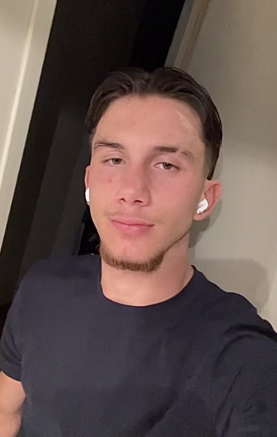 Profil de Yazan, 20 ans, rencontre libertine à Saint-Firmin-des-Prés