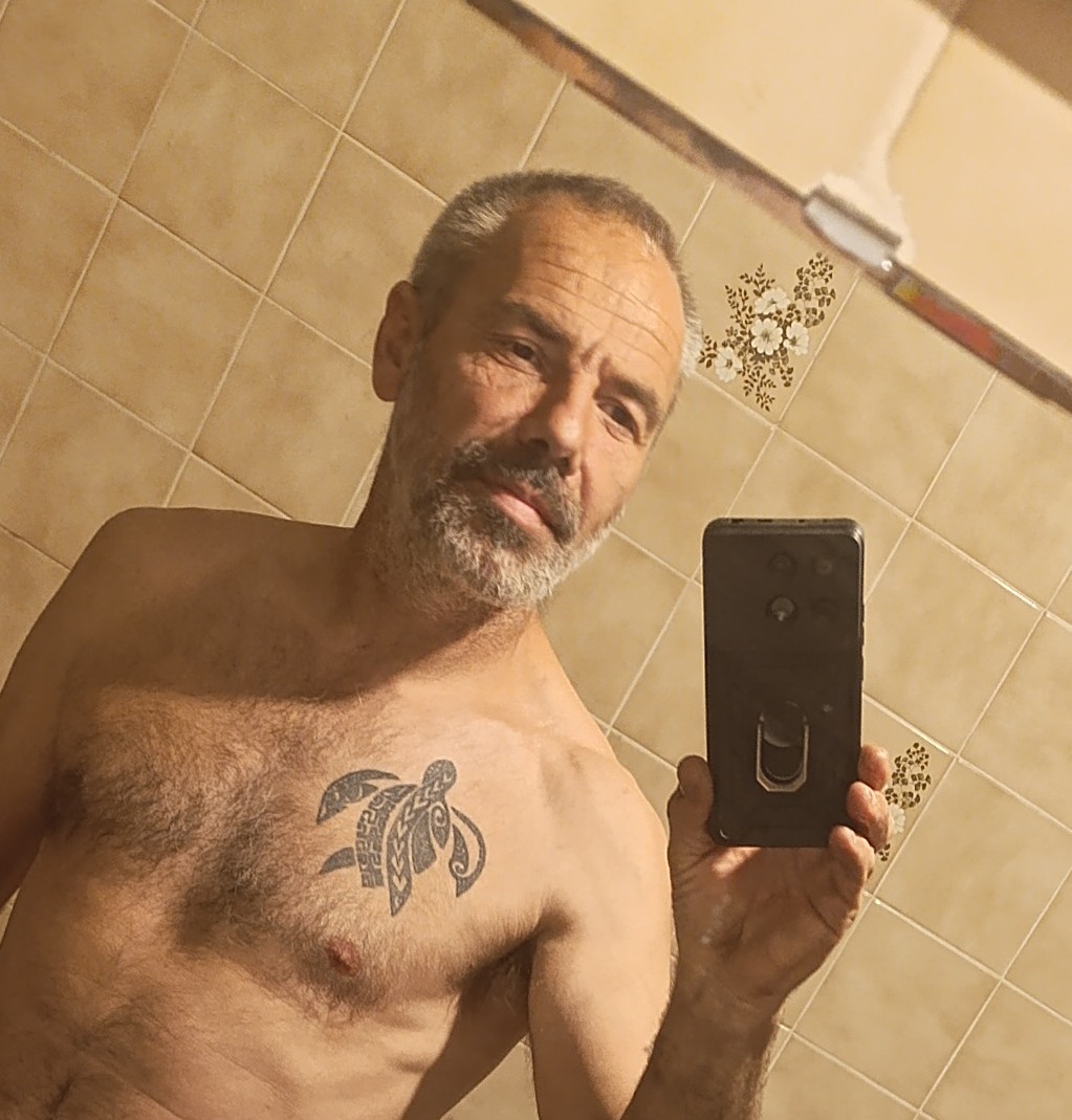Profil de Fouzi, 49 ans, rencontre libertine à Schlierbach