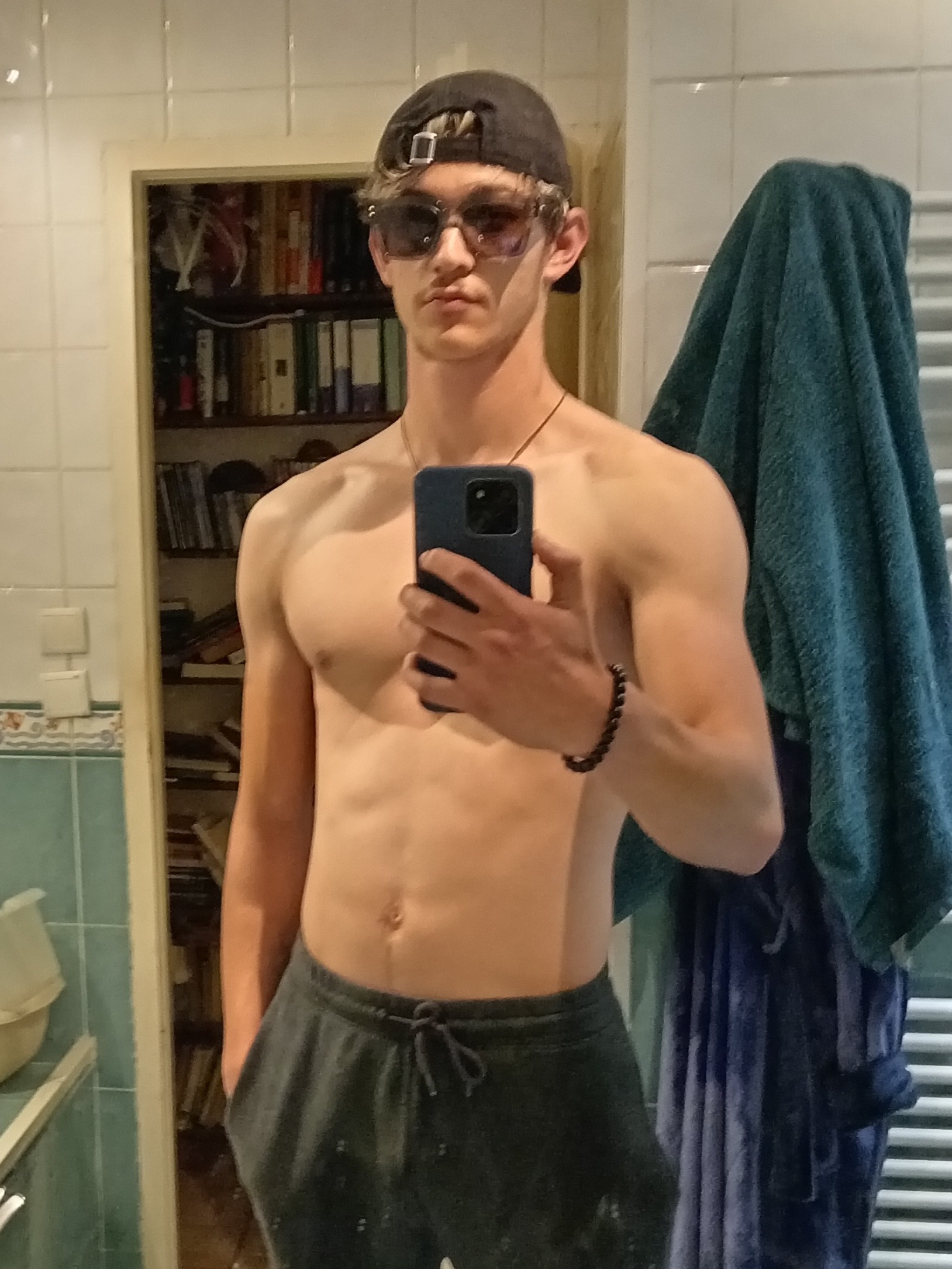 Profil de Collins, 22 ans, rencontre libertine à Dompierre