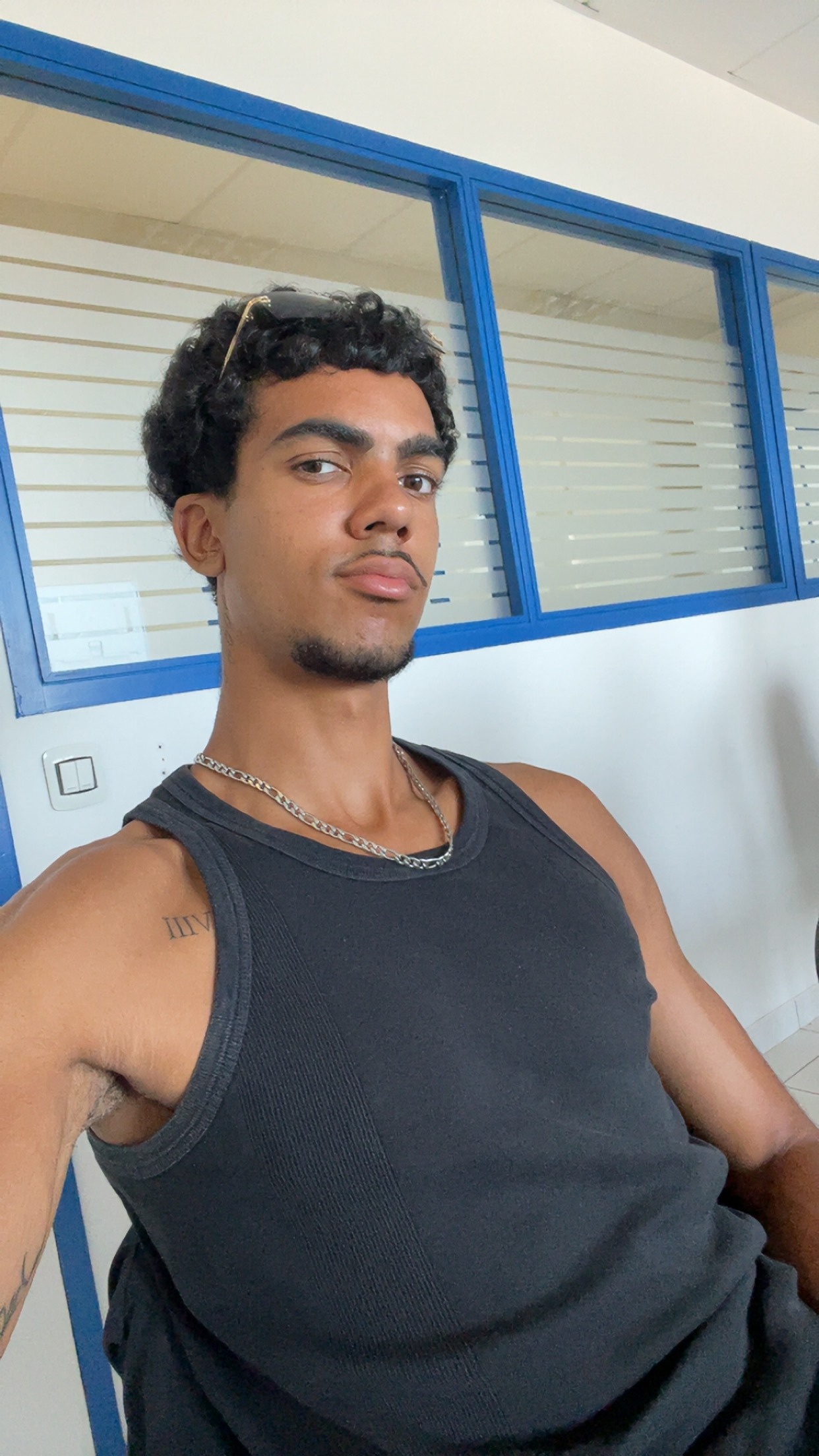 Profil de Adnan, 19 ans, rencontre libertine à Lamillarié