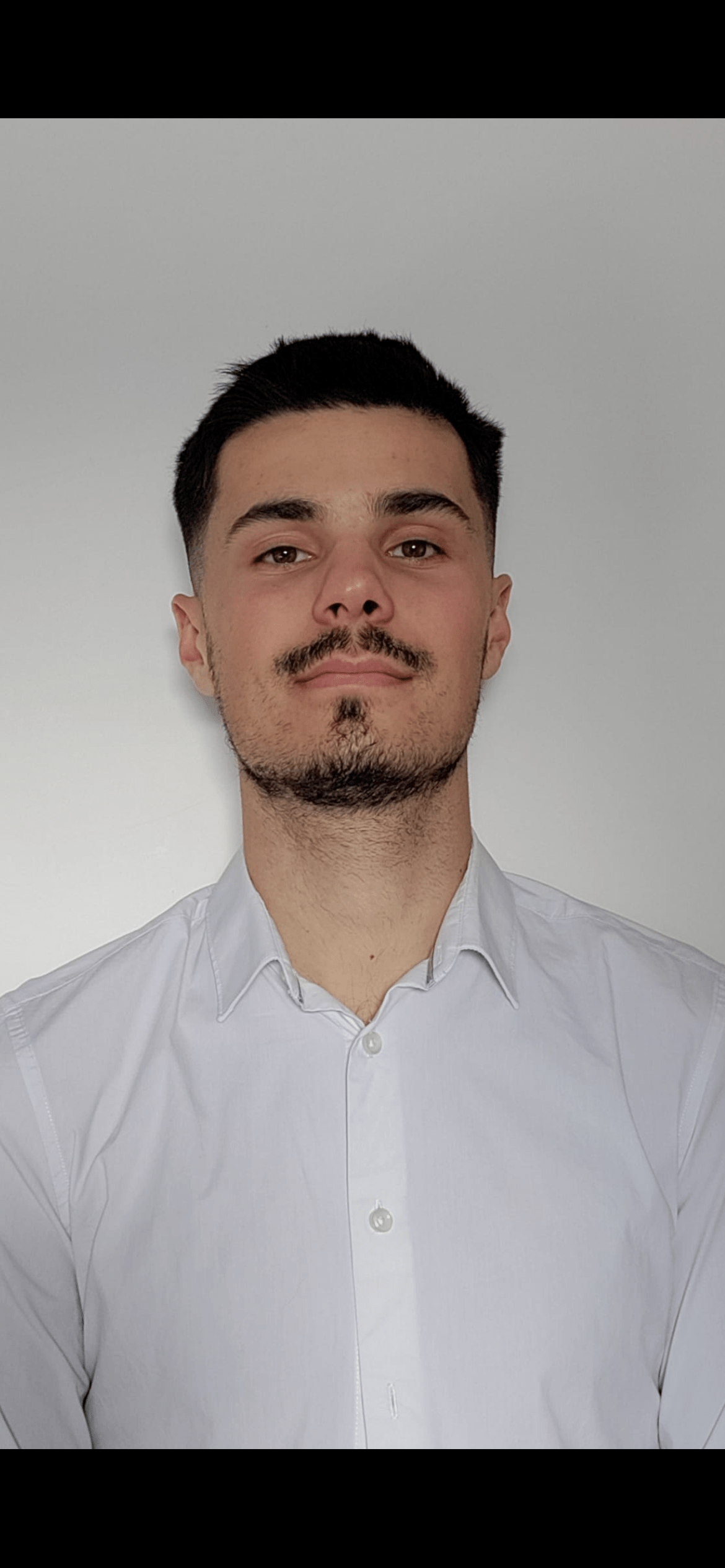 Profil de Eraldo, 22 ans, rencontre libertine à Barjac