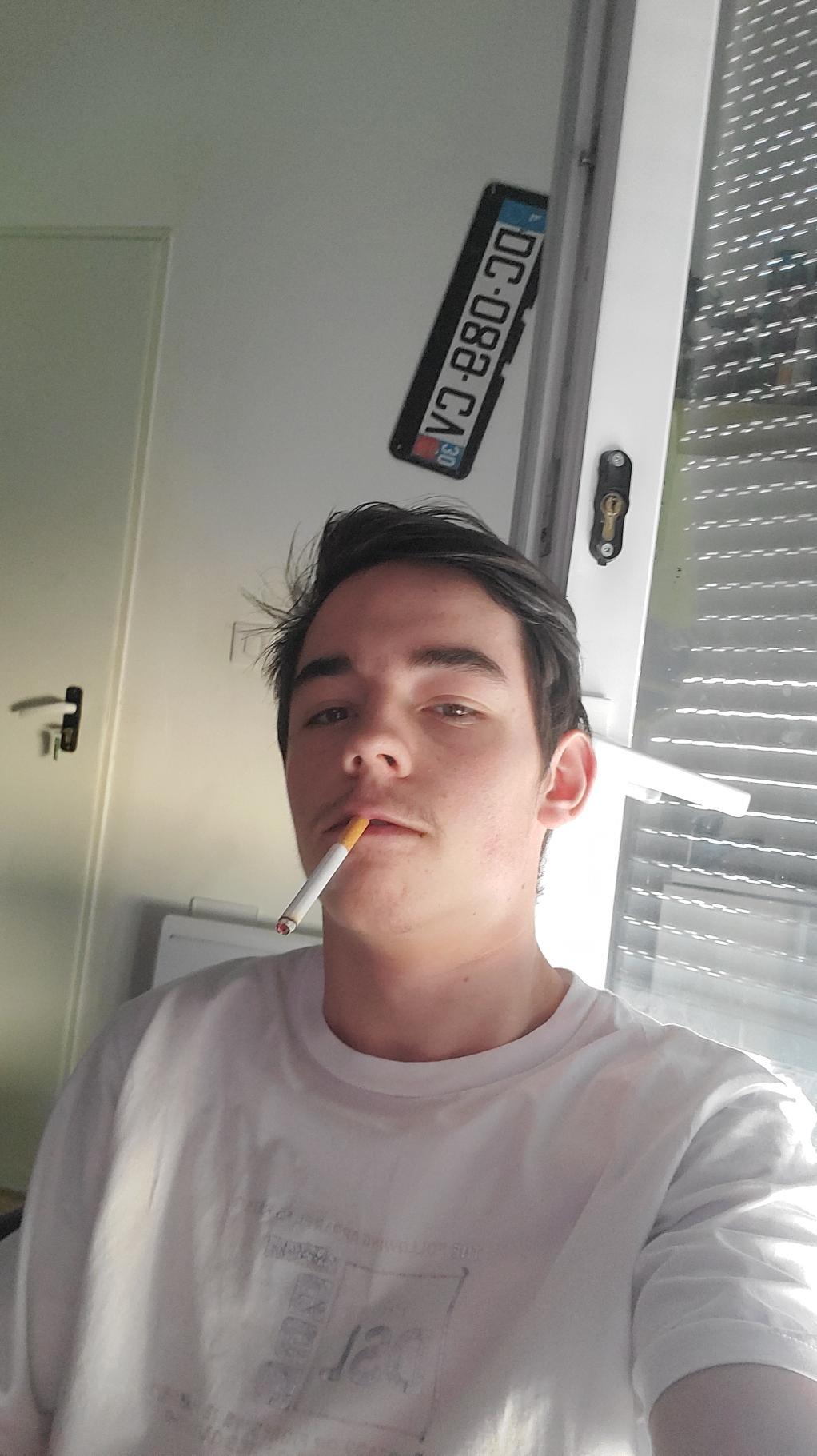 Profil de Paul-joseph, 23 ans, rencontre libertine à Solignac-sur-Loire