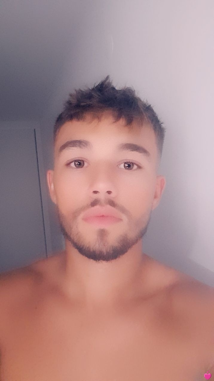 Profil de Maximilien, 21 ans, rencontre libertine à Beauvoir